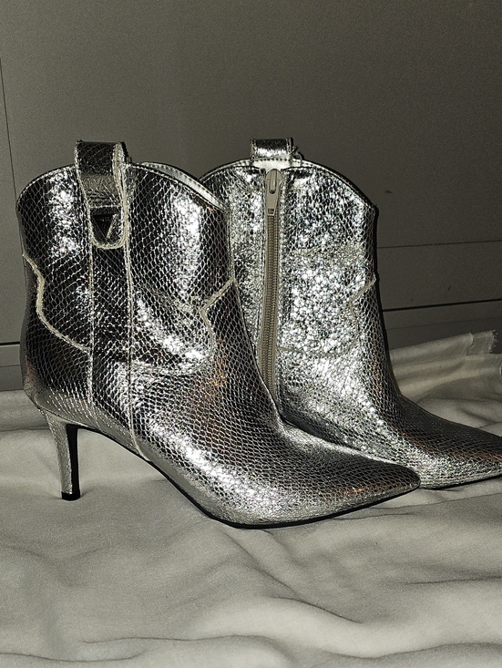 Guess Shoes - Guess Silver Metallic Pointed-Toe Ankle Boots size 7 NWOT